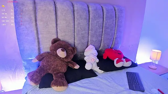 Snapshot of zara_rouxx chatting on 02/12/26, 07:46 zara rouxx online show from 02/12/26, 07:46