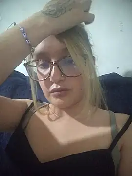 Karla-giraldo 1 online show from 03/25/26, 04:45