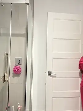 icelyne 2001 online show from 03/29/26, 03:30