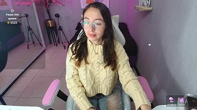 Veronica miiller online show from 03/23/26, 07:14