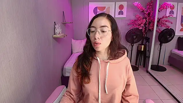 Veronica miiller online show from 04/14/26, 07:41