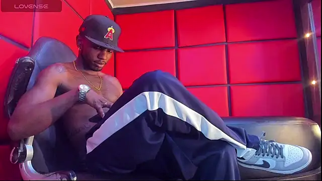 Snapshot of Jeff_Black99 chatting on 02/15/26, 04:46 Jeff Black99 online show from 02/15/26, 04:46