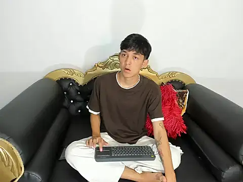 Snapshot of jisus_catt chatting on 02/04/26, 11:55 jisus catt online show from 02/04/26, 11:55