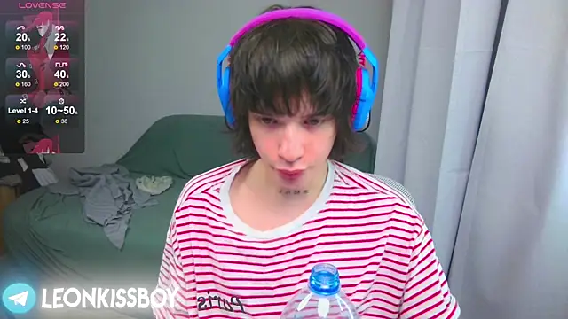 LeonBoykisser online show from 04/20/26, 06:53