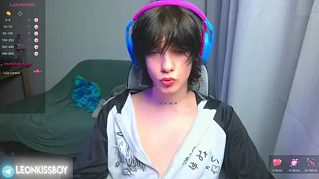 LeonBoykisser online show from 04/08/26, 07:48