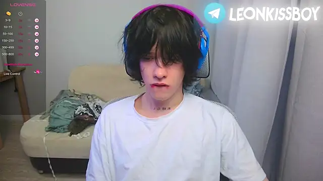 LeonBoykisser online show from 04/10/26, 12:50