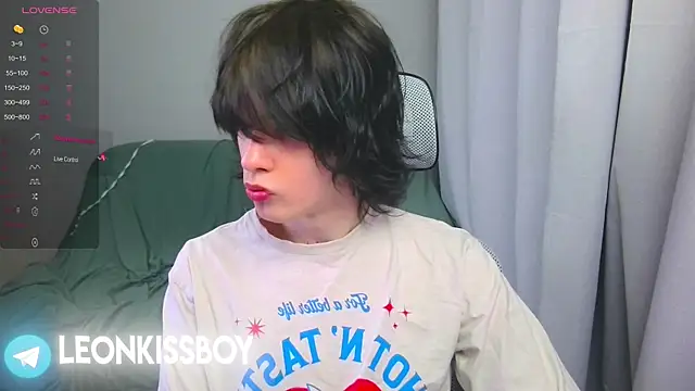 LeonBoykisser online show from 04/10/26, 07:10