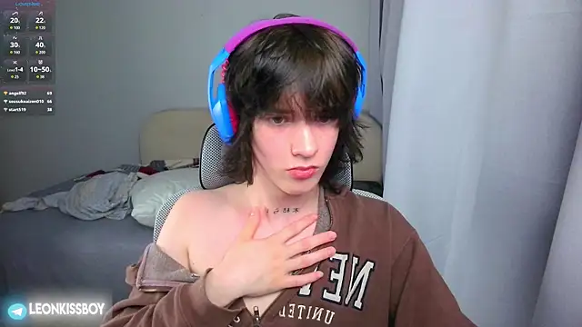 LeonBoykisser online show from 06/13/26, 08:45