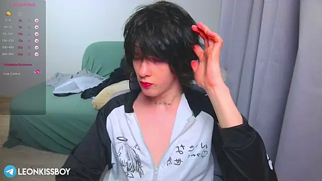 LeonBoykisser online show from 03/30/26, 05:36