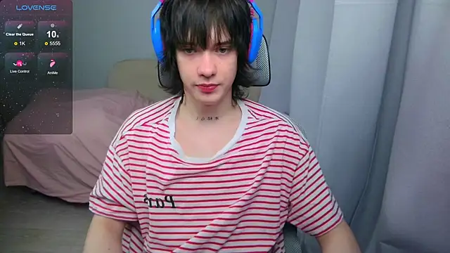 LeonBoykisser online show from 05/13/26, 01:07