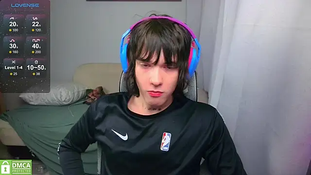 LeonBoykisser online show from 05/15/26, 06:17