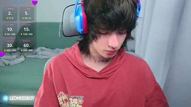 LeonBoykisser online show from 07/14/26, 09:14