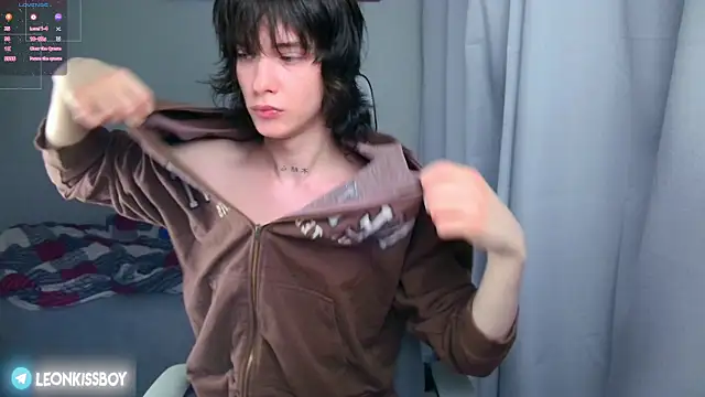 LeonBoykisser online show from 06/10/26, 06:53