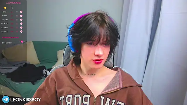 LeonBoykisser online show from 03/26/26, 10:02