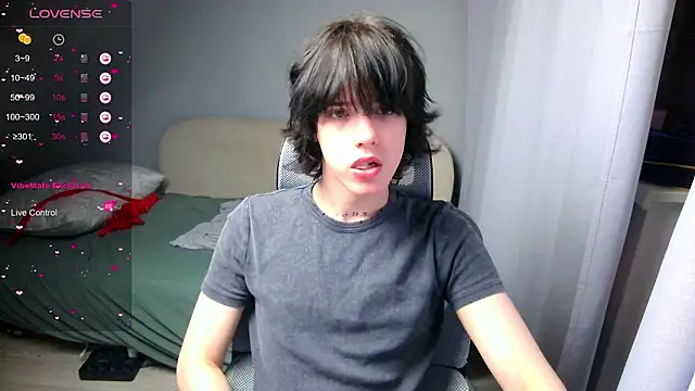 LeonBoykisser online show from 03/19/26, 10:43