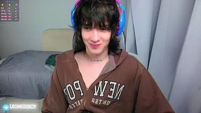 LeonBoykisser online show from 06/11/26, 06:49