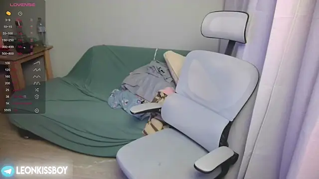 LeonBoykisser online show from 04/06/26, 08:32