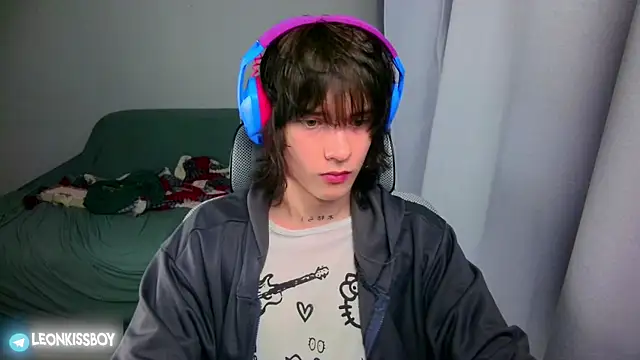 LeonBoykisser online show from 06/30/26, 02:17