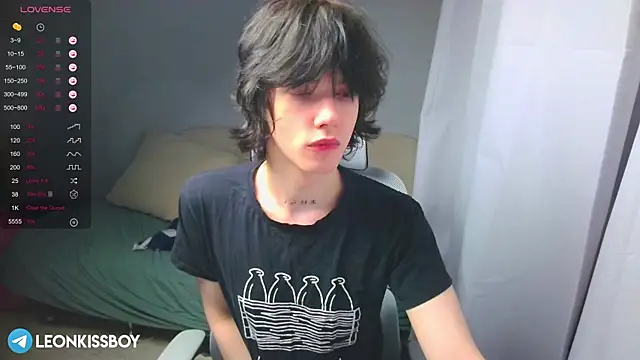 LeonBoykisser online show from 03/18/26, 05:25