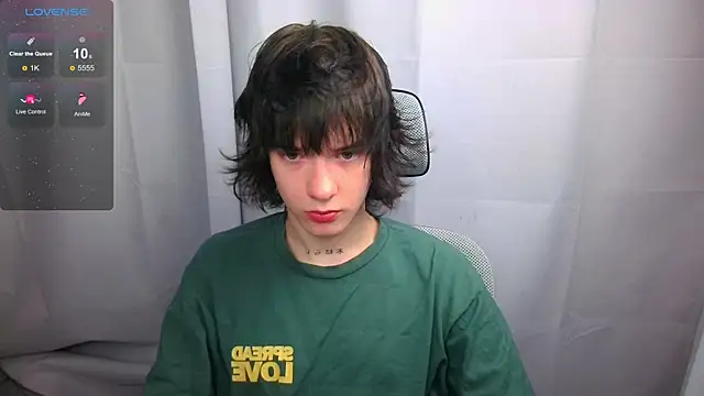 LeonBoykisser online show from 05/03/26, 02:38