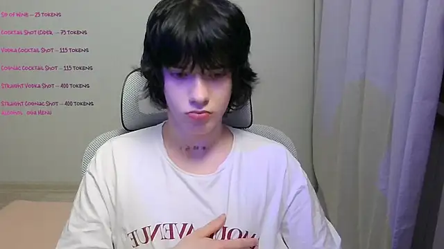 Snapshot of LeonBoykisser chatting on 02/04/26, 04:46 LeonBoykisser online show from 02/04/26, 04:46