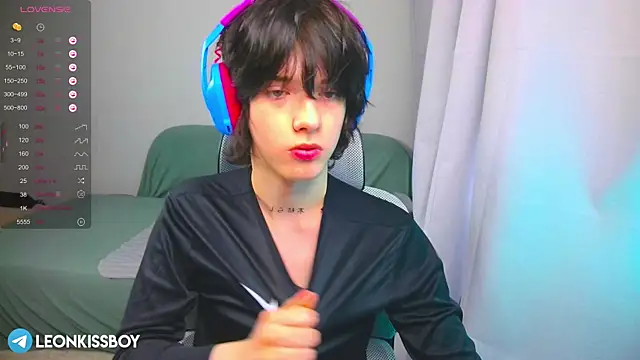 LeonBoykisser online show from 03/29/26, 10:39