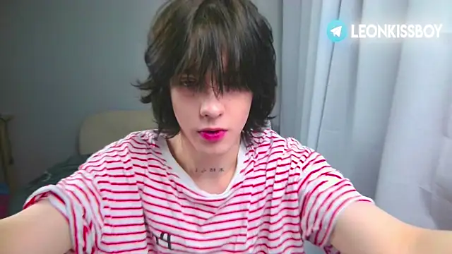 LeonBoykisser online show from 04/12/26, 08:56