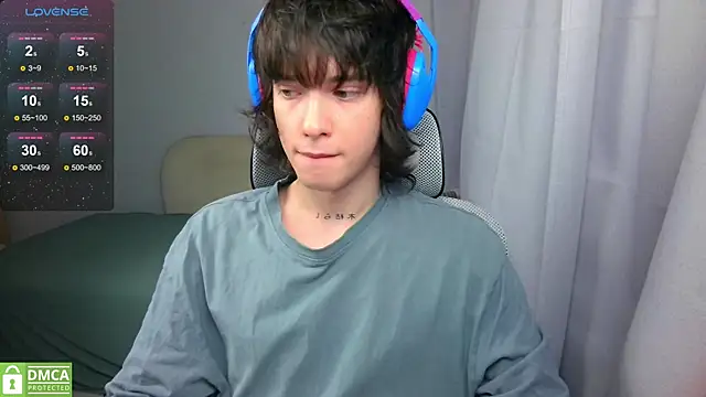 LeonBoykisser online show from 05/24/26, 07:19