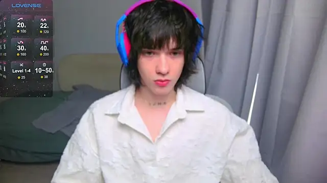 LeonBoykisser online show from 04/30/26, 02:18