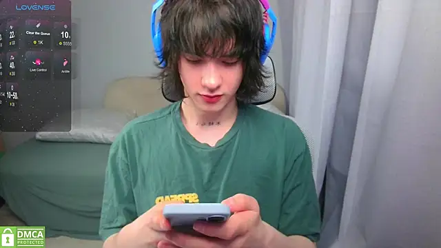 LeonBoykisser online show from 05/18/26, 06:34