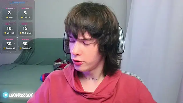 LeonBoykisser online show from 07/15/26, 05:47