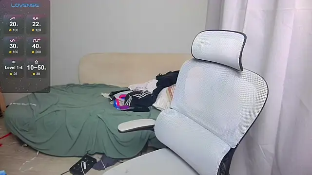 LeonBoykisser online show from 04/28/26, 01:15
