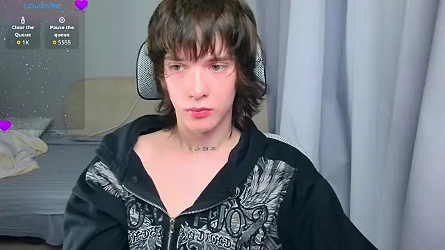 LeonBoykisser online show from 07/06/26, 04:19