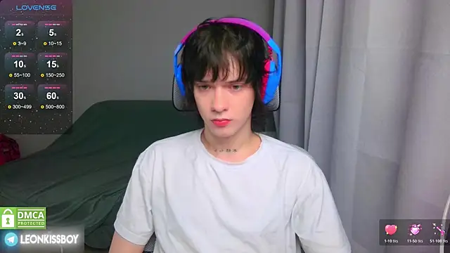 LeonBoykisser online show from 04/24/26, 08:22
