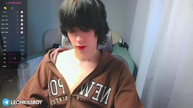 LeonBoykisser online show from 03/15/26, 05:36