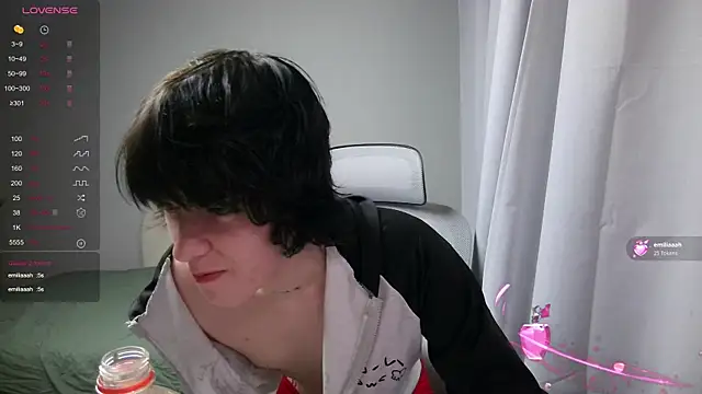 Snapshot of LeonBoykisser chatting on 02/12/26, 01:55 LeonBoykisser online show from 02/12/26, 01:55