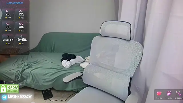 LeonBoykisser online show from 04/23/26, 07:37