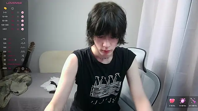 Snapshot of LeonBoykisser chatting on 03/01/26, 06:08 LeonBoykisser online show from 03/01/26, 06:08