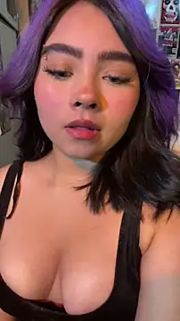 Snapshot of pinkybombon chatting on 04/03/26, 08:04 pinkybombon online show from 04/03/26, 08:04