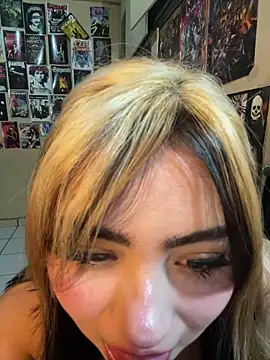 Snapshot of pinkybombon chatting on 02/09/26, 09:57 pinkybombon online show from 02/09/26, 09:57