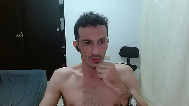 Snapshot of maskguy23 chatting on 06/17/26, 06:02 maskguy23 online show from 06/17/26, 06:02