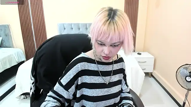 Bela Craxkerr online show from 05/23/26, 12:59