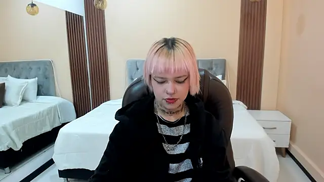 Bela Craxkerr online show from 05/15/26, 12:47