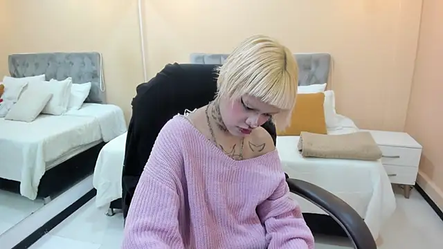 Bela Craxkerr online show from 04/05/26, 12:34