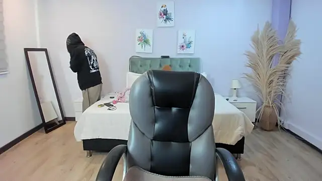 Bela Craxkerr online show from 02/05/26, 12:45