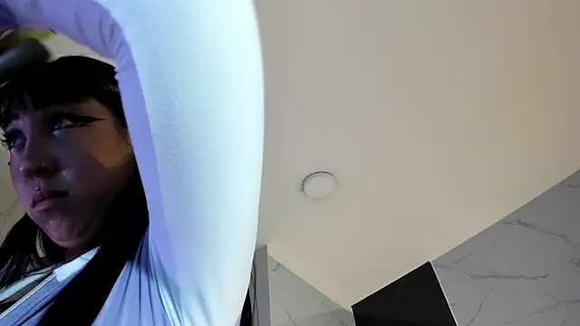 Snapshot of KomiCatt chatting on 02/13/26, 11:54 KomiCatt online show from 02/13/26, 11:54