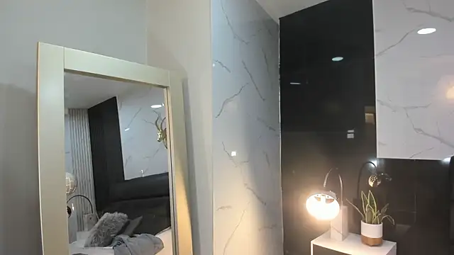 KomiCatt online show from 04/08/26, 12:17