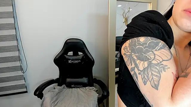 KomiCatt online show from 03/12/26, 12:20