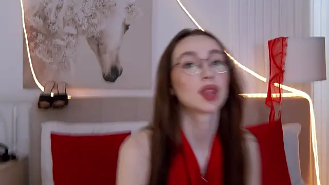 Emily Simon online show from 05/09/26, 05:11