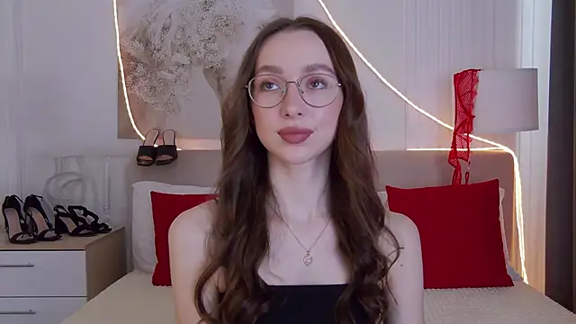 Emily Simon online show from 05/06/26, 05:22